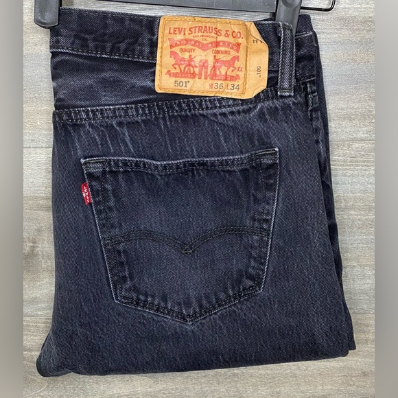 Levi's Men's 501 Original Mid Rise Regular Fit Straight Leg Jeans - Black - Picture 1 of 11